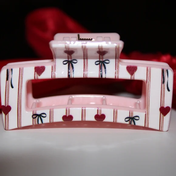 Sweetheart Sampler Mini Claw Clip - Cupid's Ribbon - Picture 2 of 4